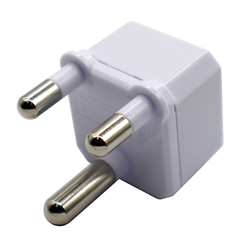 Gizzu Universal Travel Adapter - Image 2