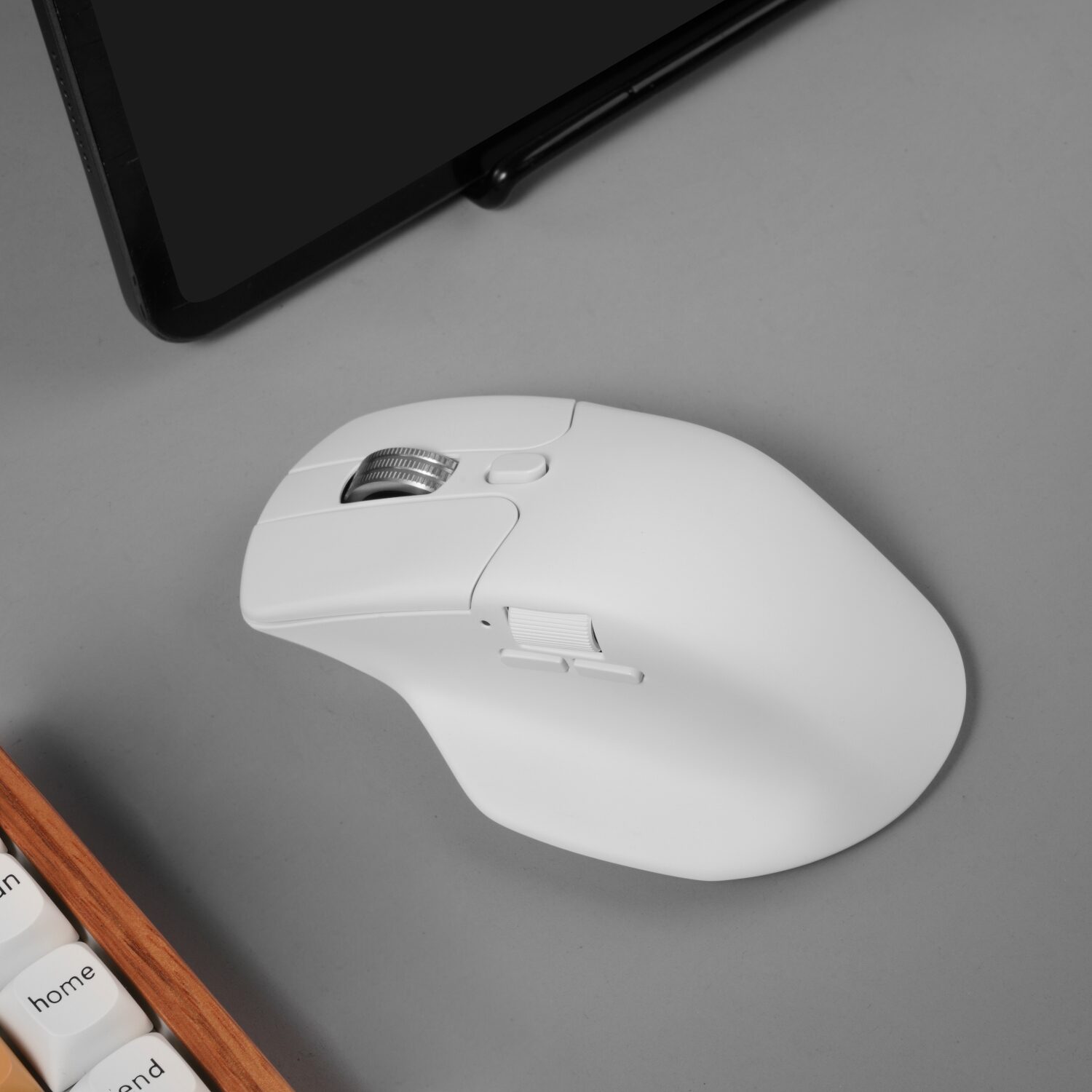 Keychron M6SB72 1K Wireless Mouse (BT/2.4GHz/Wired) with Huano silent Micro switch and premium wheel - White - Image 4